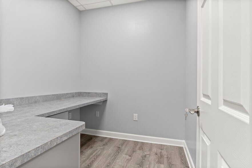 More Photos Of 32413 Michigan Ave, Wayne Freestanding For Sale