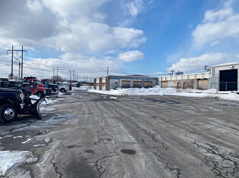 More Photos Of 211 New Boston St, Woburn Service For Lease