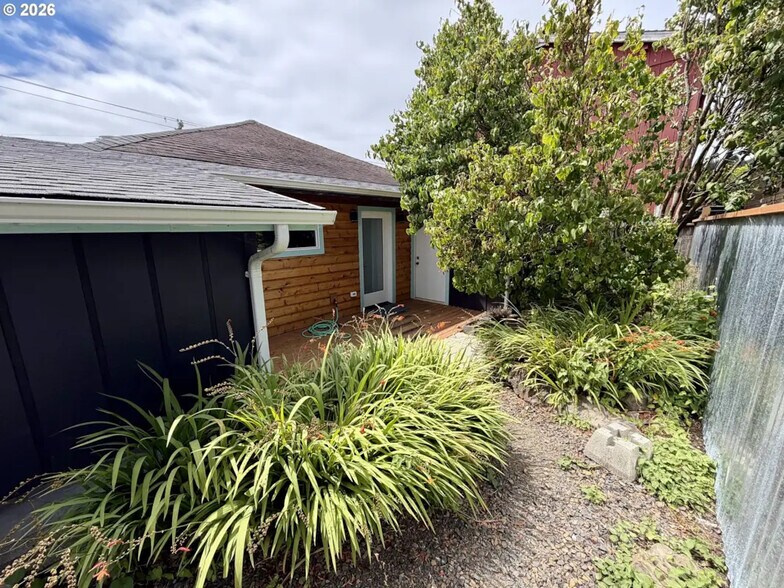 More Photos Of 404 Garibaldi (Hwy 101), Garibaldi General Retail For Sale