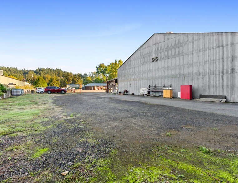 More Photos Of 220 Foothills Rd, Lake Oswego Service For Lease