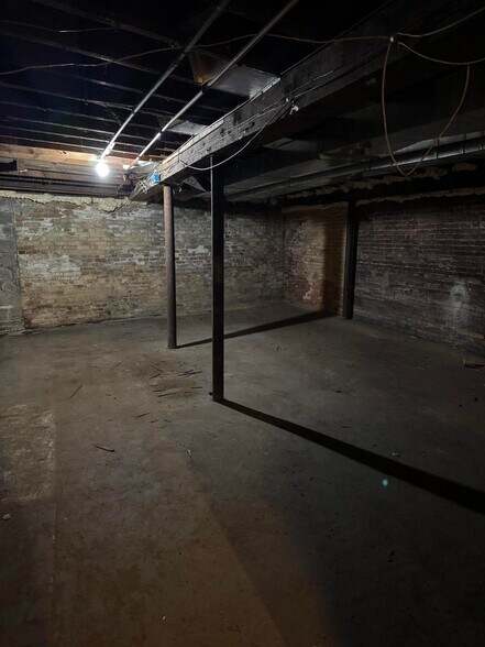 More Photos Of 335 River St, Manistee Storefront For Sale