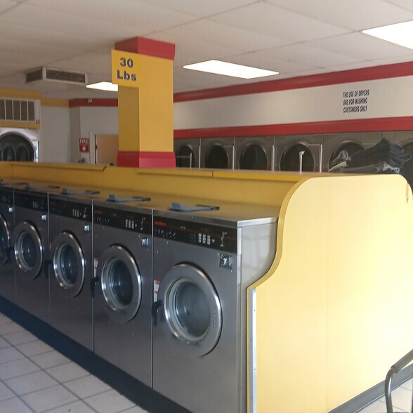 More Photos Of 1880 S Redondo Blvd, Los Angeles General Retail For Sale