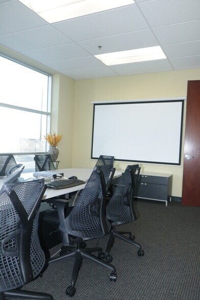 More Photos Of 2816 Columbia St, Torrance Light Distribution For Lease