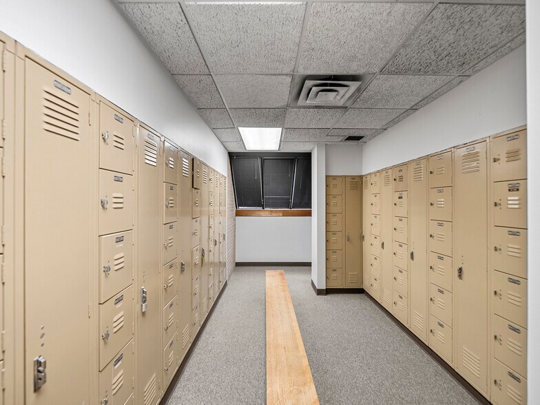 More Photos Of 375 Municipal Dr, Richardson Medical For Lease