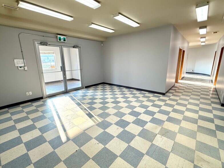 More Photos Of 8 Van Der Horn Way, Red Deer County Industrial For Lease