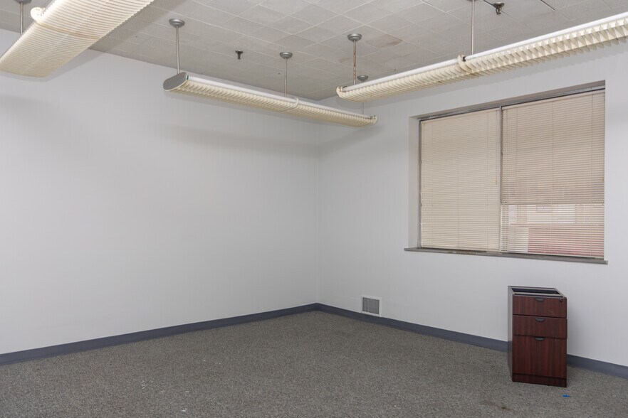 More Photos Of 801 Hazlett Ave, Wheeling Office For Sale
