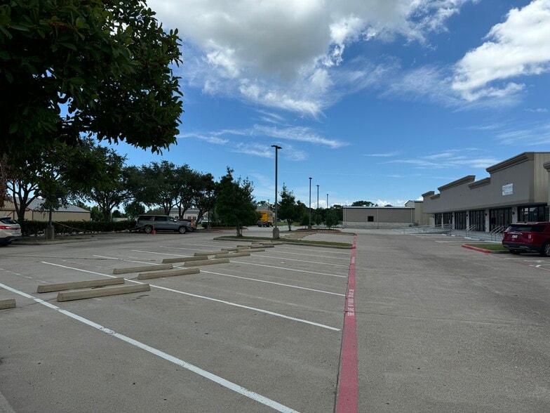 More Photos Of 391 Columbia Memorial Pky, League City Unknown For Lease