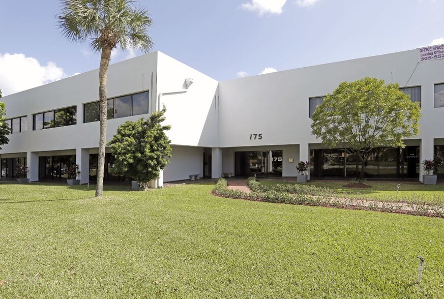 More Photos Of 175 Fontainebleau Blvd, Miami Office For Lease