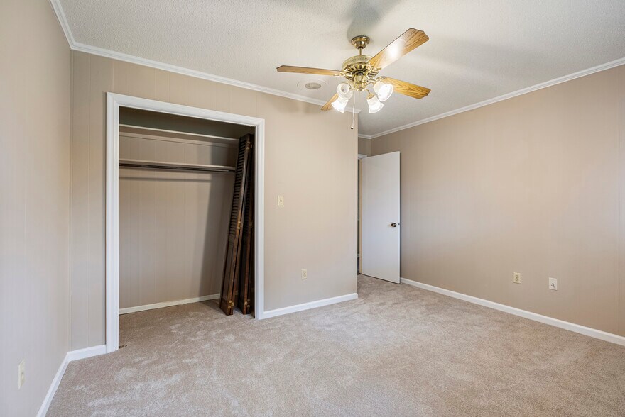 More Photos Of 30 Broadview St, Greenbrier Office For Sale