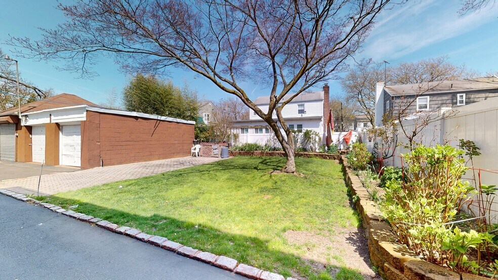 More Photos Of 3108 Healy Ave, Far Rockaway Apartments For Sale