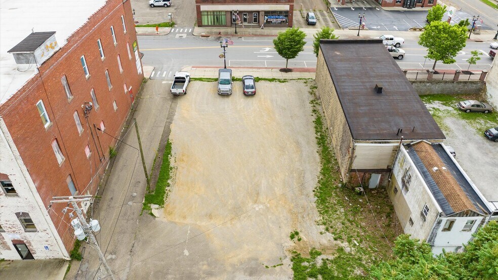 More Photos Of 927 Wheeling Ave, Cambridge Medical For Sale