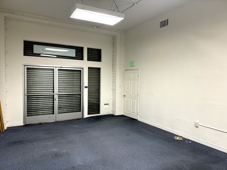 More Photos Of 955 Venice Blvd, Los Angeles Warehouse For Lease