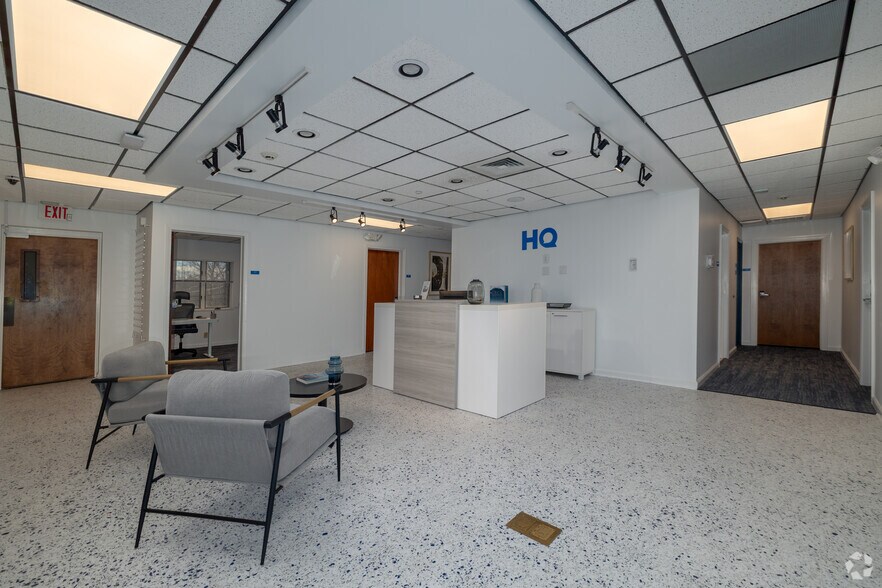 More Photos Of 1620 Asheville Hwy, Hendersonville Coworking Space