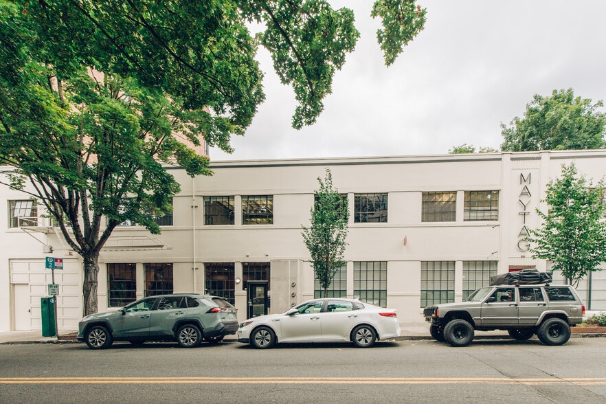 More Photos Of 1120-1136 NW Hoyt St, Portland Office For Lease