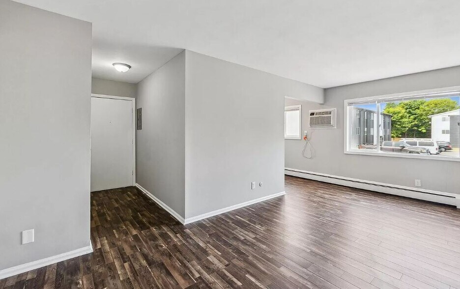 More Photos Of 4221 N Grand River Ave, Lansing Apartments For Sale