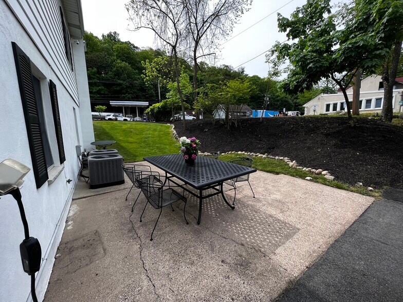 More Photos Of 593 Ramapo Valley Rd, Oakland Medical For Lease