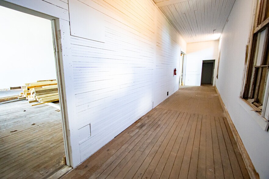 More Photos Of 222 E Main St, Walhalla General Retail For Sale