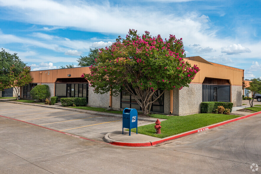 Primary Photo Of 5424 Rufe Snow Dr, North Richland Hills Office For Lease