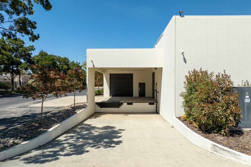 More Photos Of 1561 Buckeye Dr, Milpitas Light Manufacturing For Lease