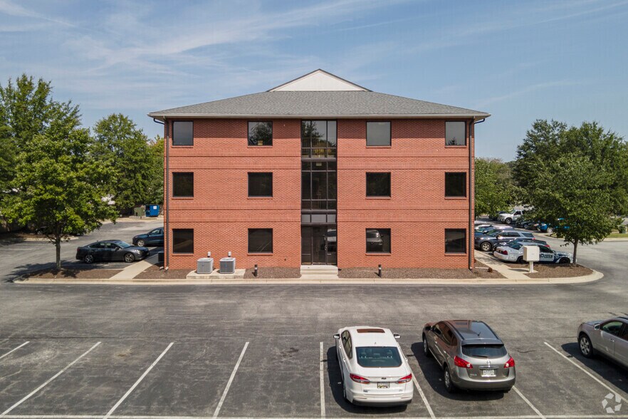 More Photos Of 50 Post Office Rd, Waldorf Medical For Sale