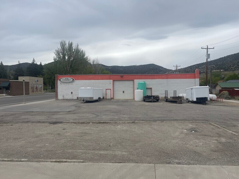 More Photos Of 1006 Aultman St, Ely Office For Sale