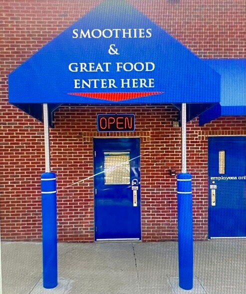 More Photos Of 74 N Washington St, Oxford Freestanding For Sale