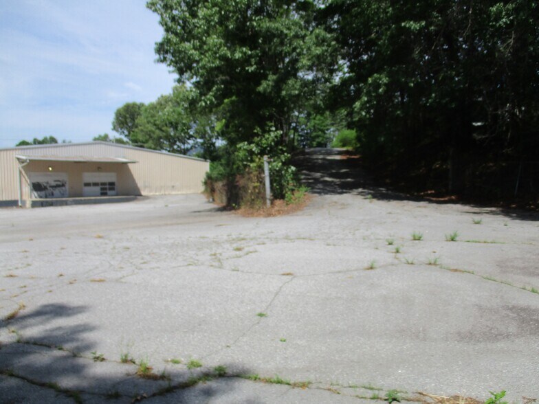 More Photos Of 91 New Leicester Hwy, Asheville Flex For Sale
