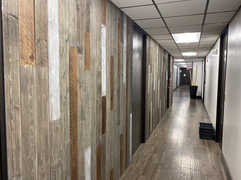 More Photos Of 29525 Canwood St, Agoura Hills Medical For Lease