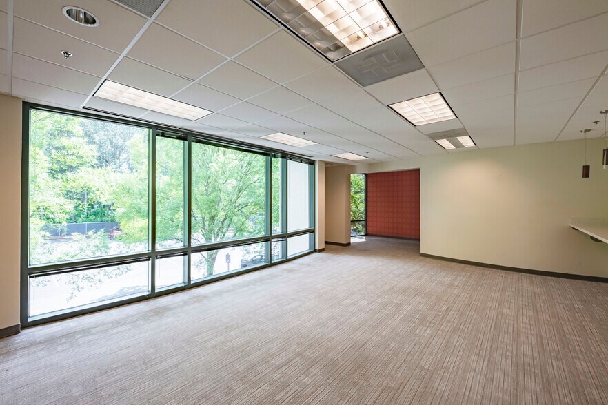 More Photos Of 1990 Vaughn Rd, Kennesaw Office For Lease