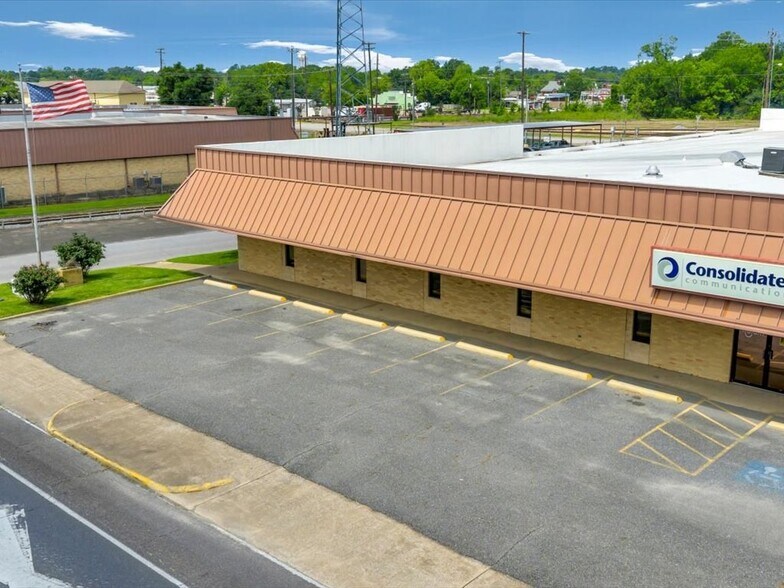 More Photos Of 321 N 1st St, Lufkin Office For Sale