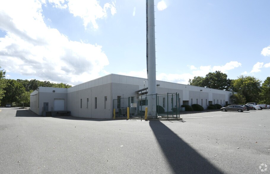 More Photos Of 11 Harts Ln, East Brunswick Warehouse For Lease
