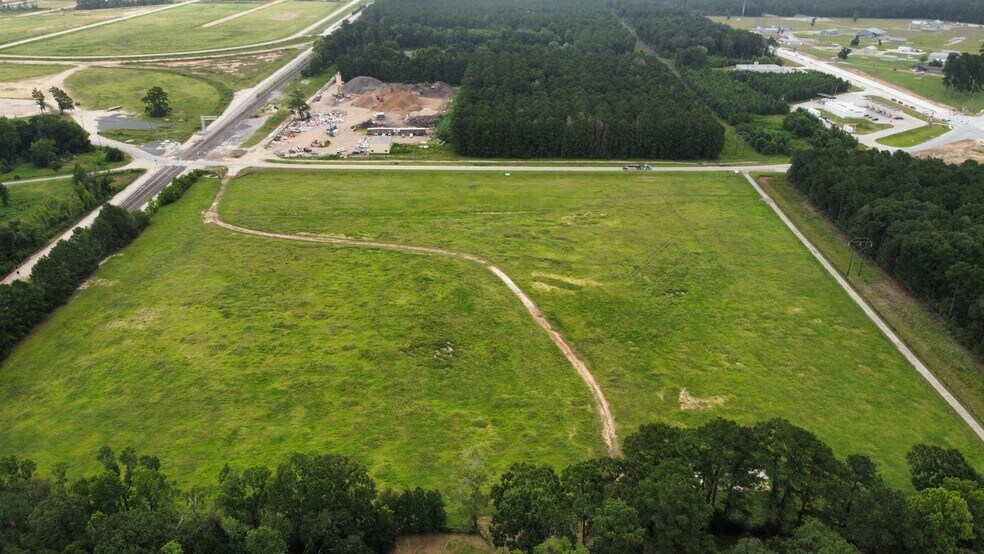 More Photos Of 375 N Fostoria Road, Cleveland Land For Lease