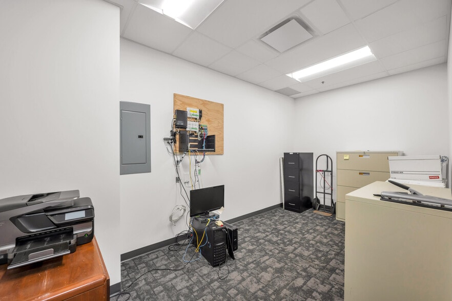 More Photos Of 17750 65A Av, Surrey Showroom For Sale