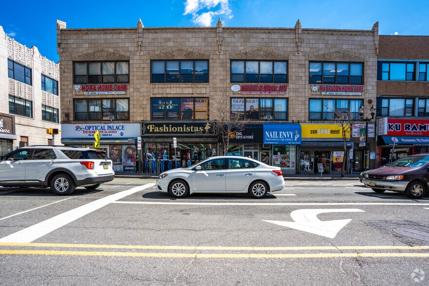 More Photos Of 912-920 Bergen Ave, Jersey City Storefront For Lease