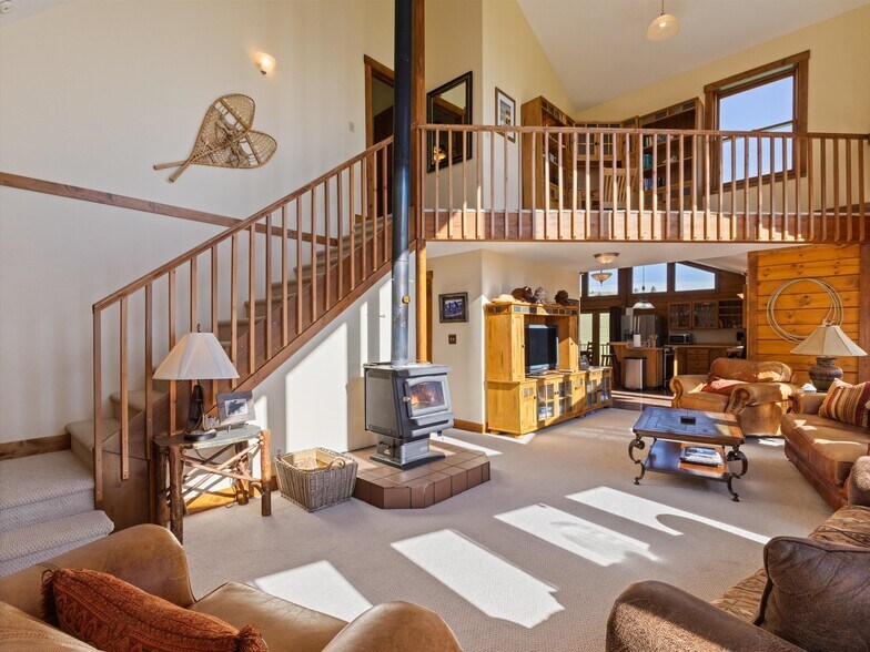 More Photos Of 29 Wineglass Loop S, Livingston Specialty For Sale