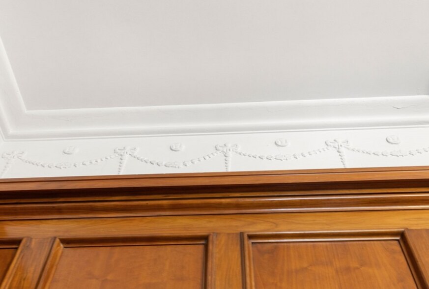 More Photos Of 422 E Franklin St, Richmond Office For Sale