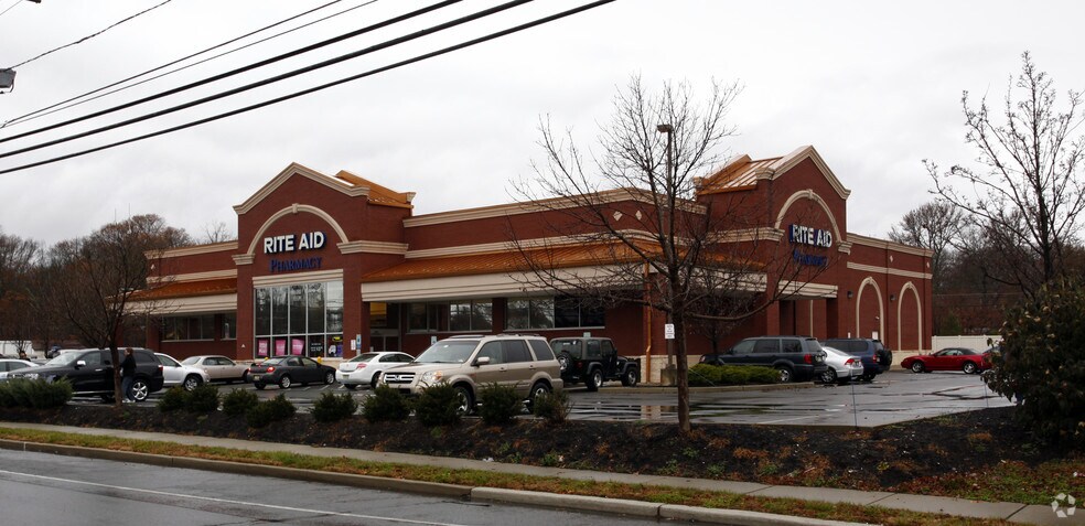 More Photos Of 2093 Route 130 N, Burlington Drugstore For Sale