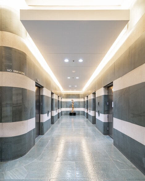 More Photos Of 55 E 59th St, New York Office For Sale