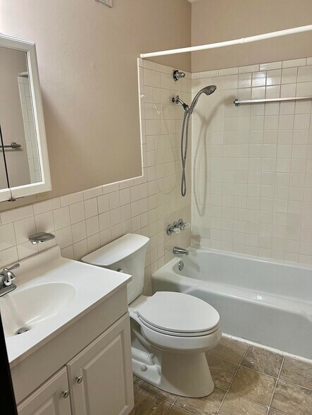 More Photos Of 205 Geri Ln, Richmond Office Residential For Sale
