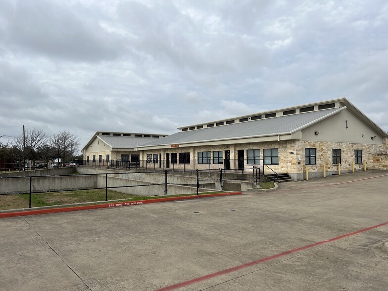 Primary Photo Of 1050 Meadows Dr, Round Rock Light Distribution For Lease