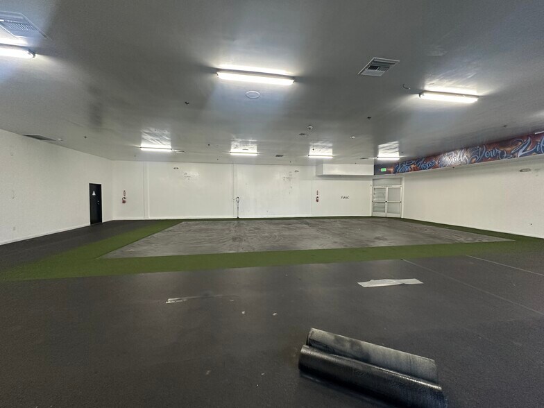 More Photos Of 509-523 E Rosecrans Ave, Compton Storefront Retail Office For Sale