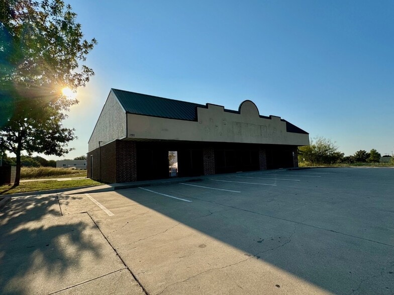 Primary Photo Of 1713 S FM 51, Decatur Office For Sale