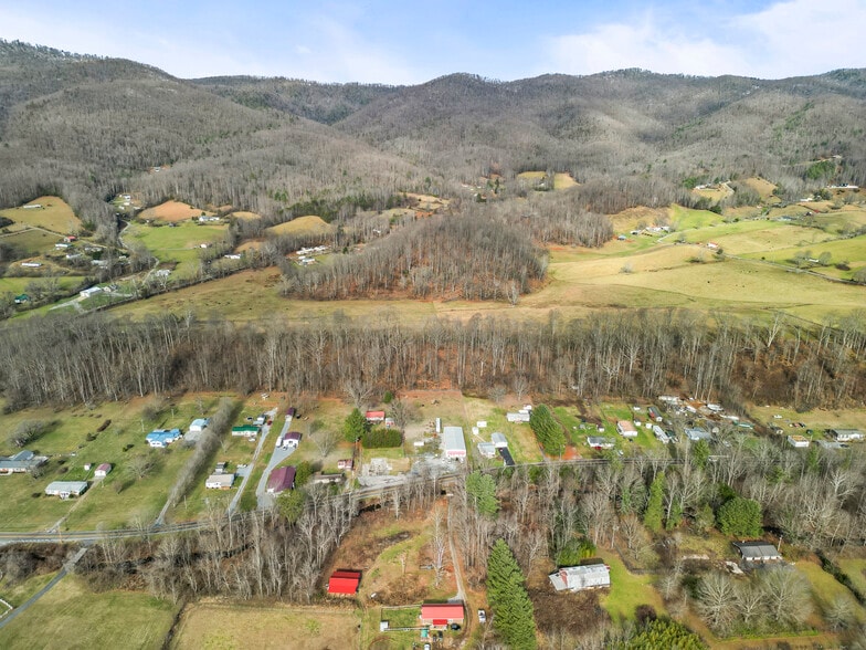 More Photos Of 2719 Highway 91, Elizabethton Showroom For Sale