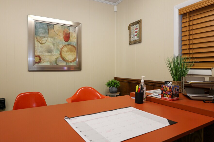 More Photos Of 1616 Blountville Blvd, Blountville Office Residential For Sale