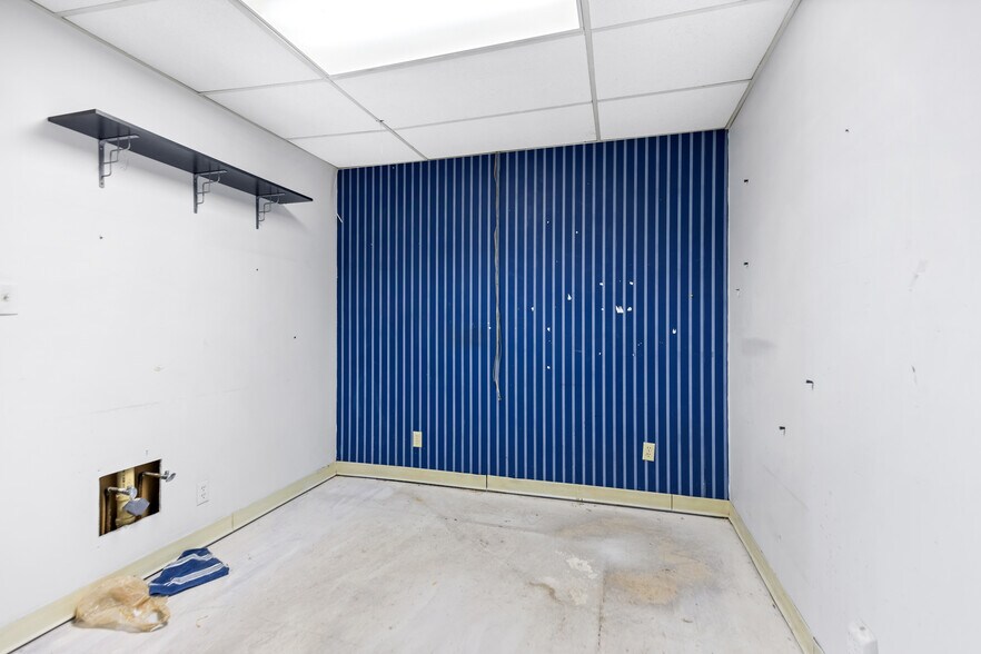 More Photos Of 5676 W Skelly Dr, Tulsa Medical For Sale