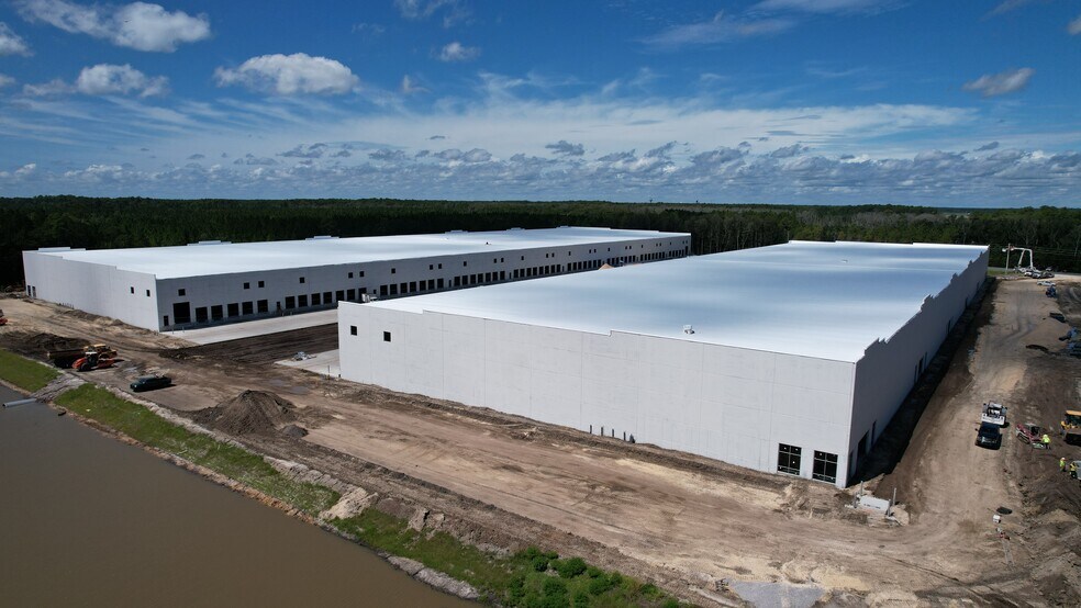 More Photos Of 14825 International Airport Blvd, Jacksonville Unknown For Lease