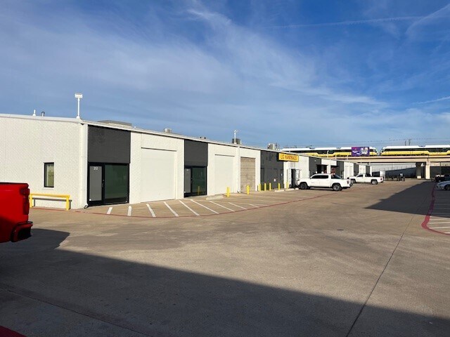 More Photos Of 11363 Denton Dr, Dallas Unknown For Lease