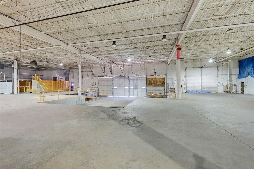 More Photos Of 6900 Lindbergh Blvd, Philadelphia Distribution For Lease