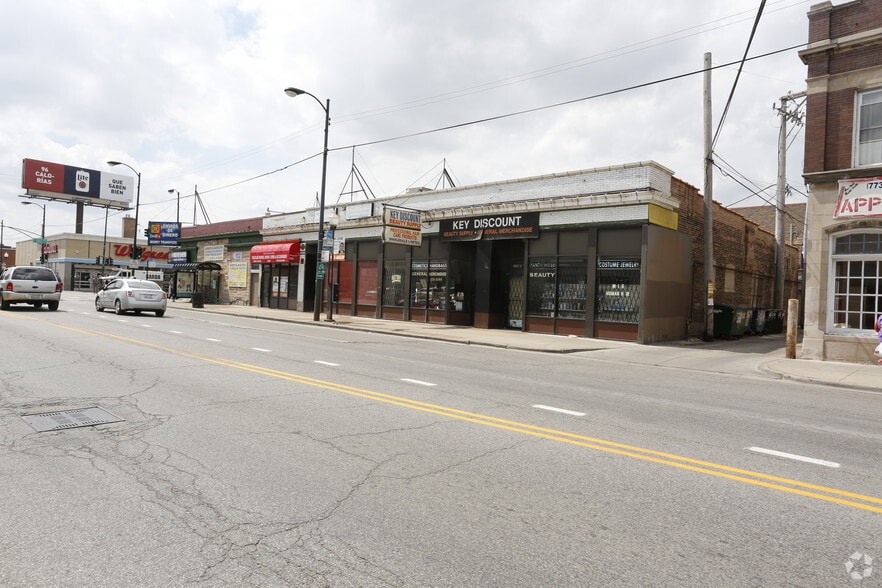 More Photos Of 4000-4008 W 26th St, Chicago Storefront For Lease