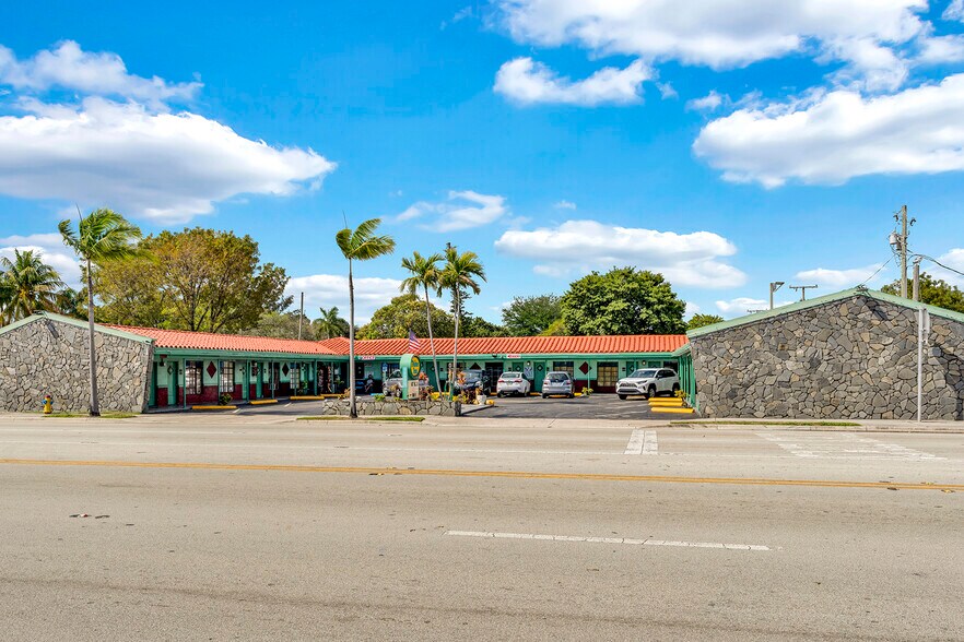 More Photos Of 1290 S Federal Hwy, Dania Beach Hotel For Sale